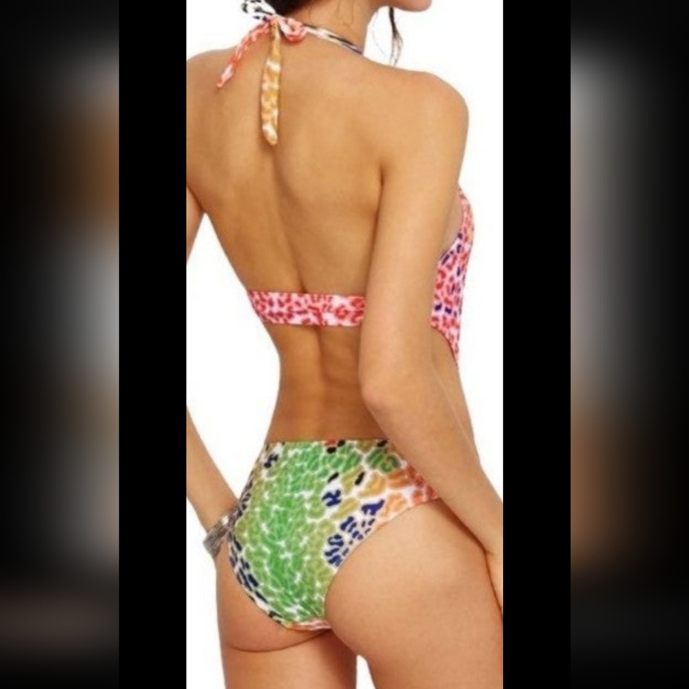 Bikini - Picture 9 of 9